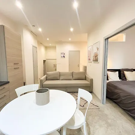 Onnyx Apartment *